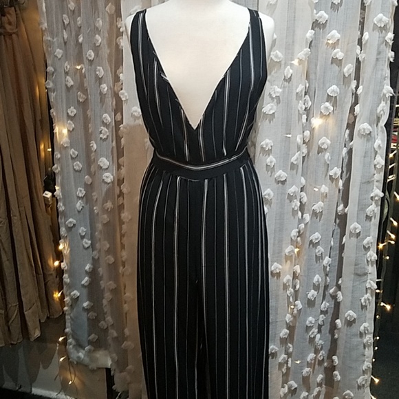 Black and White jumpsuit - Picture 1 of 3